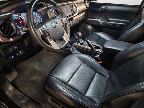 Used 2020 Toyota Tacoma Limited image 9