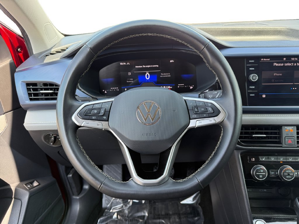 Used 2024 Volkswagen Taos SE AWD/4WD image 12