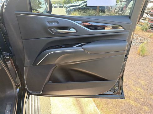 Used 2022 Cadillac Escalade ESV Sport w/ Touring Package AWD/4WD image 38