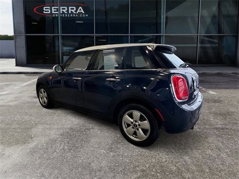 Used 2017 MINI Cooper 4-Door Hardtop image 2
