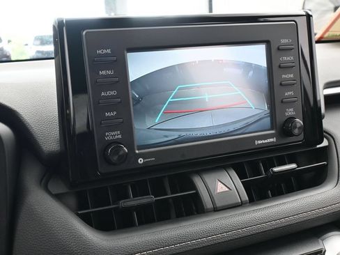 Used 2022 Toyota RAV4 XLE w/ Convenience Package FWD image 18