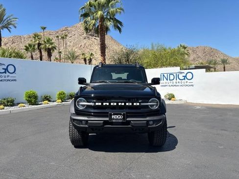 Used 2025 Ford Bronco Outer Banks w/ Sasquatch Package AWD/4WD image 2