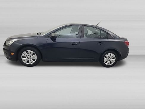 Used 2014 Chevrolet Cruze LS FWD image 8