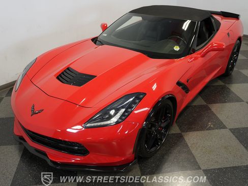 Used 2019 Chevrolet Corvette Stingray Convertible w/ Carbon Flash Badge Package image 22
