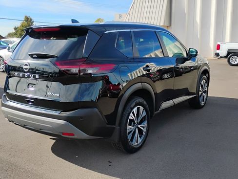 Used 2022 Nissan Rogue SV w/ SV Premium Package image 8