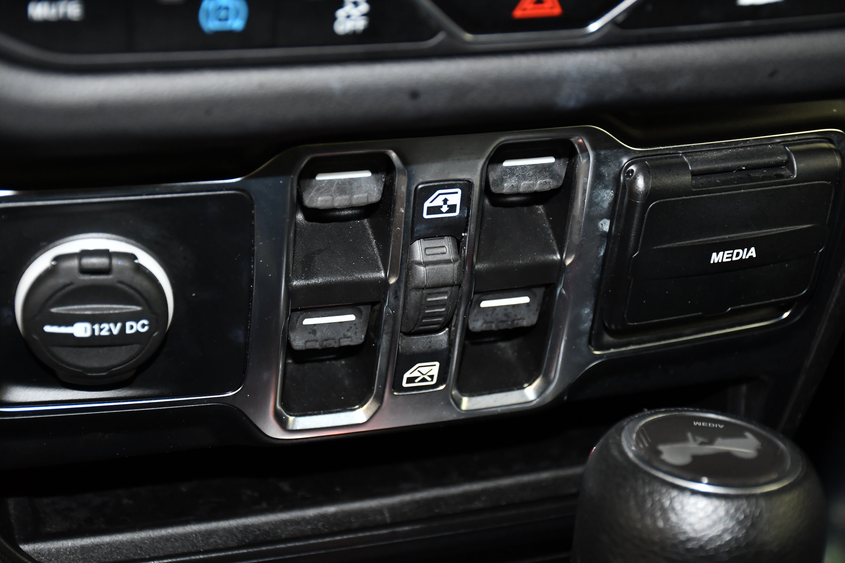 Used 2024 Jeep Wrangler Unlimited Sahara AWD/4WD image 31