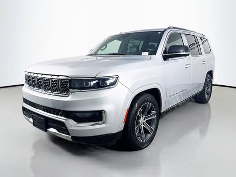 Used 2023 Jeep Grand Wagoneer 4WD w/ Flexible Seating Group image 3