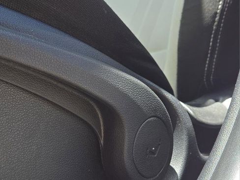 Used 2024 Hyundai Venue SEL image 23