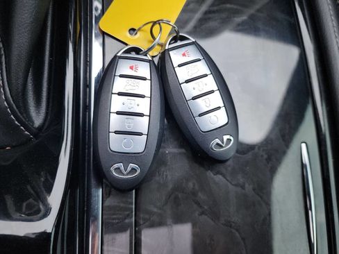 Used 2021 INFINITI QX80 Premium Select image 34