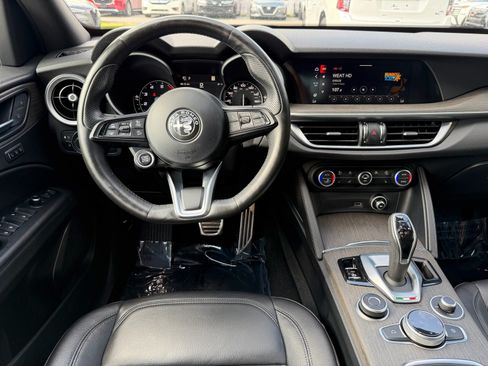 Used 2022 Alfa Romeo Stelvio Ti w/ Active Assist Plus Package AWD/4WD image 17