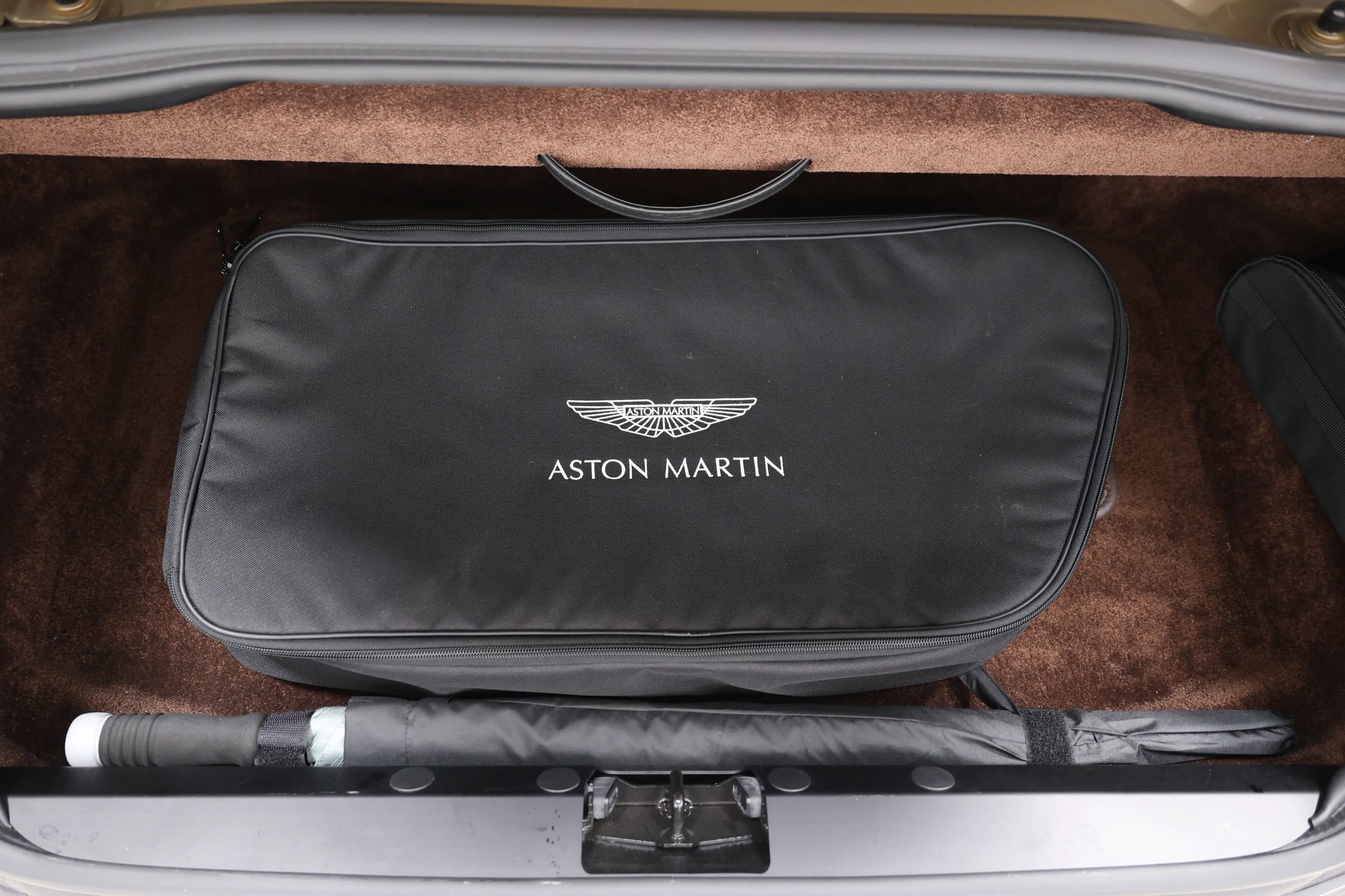 Used 2019 Aston Martin DB11 Volante RWD image 63