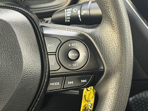 Used 2020 Toyota Corolla LE image 28