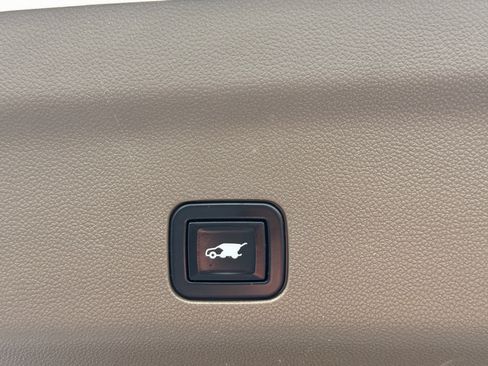 Used 2021 GMC Yukon XL Denali w/ Denali Ultimate Package image 15