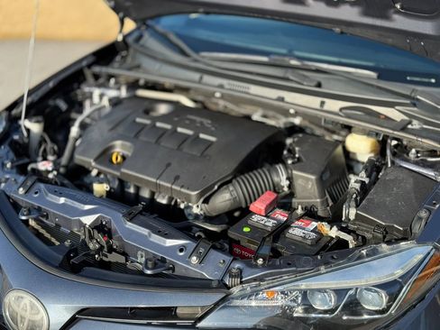 Used 2018 Toyota Corolla XSE image 13