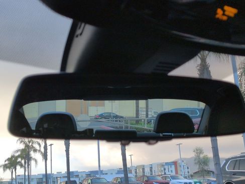 Used 2025 BMW 330i Sedan w/ Convenience Package image 27