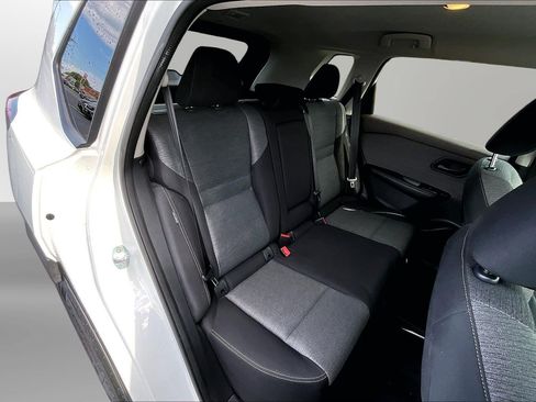 Used 2022 Nissan Rogue S AWD/4WD image 17