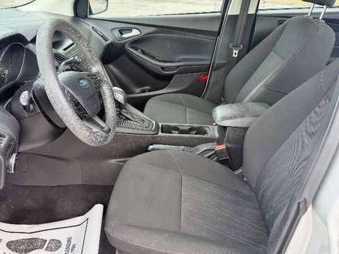 Used 2015 Ford Focus SE FWD image 10