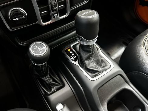 Used 2025 Jeep Gladiator Sport AWD/4WD image 22