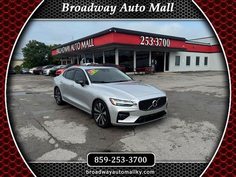 Used 2022 Volvo S60 B5 Momentum FWD image 1