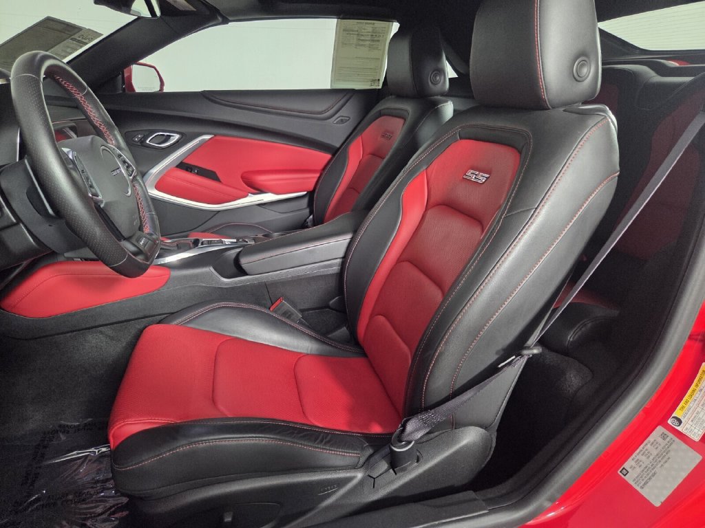 Used 2017 Chevrolet Camaro SS RWD image 11