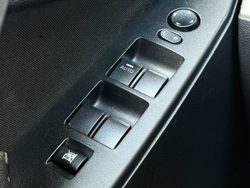 Used 2012 MAZDA MAZDA3 i Sport image 21