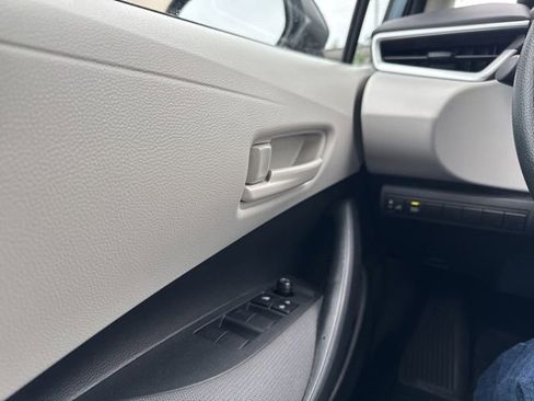 Used 2023 Toyota Corolla LE FWD image 19