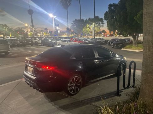 Used 2020 Toyota Corolla SE w/ Carpet Mat Package (TMS) image 11