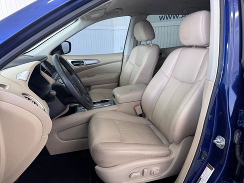 Used 2017 Nissan Pathfinder SL FWD image 9