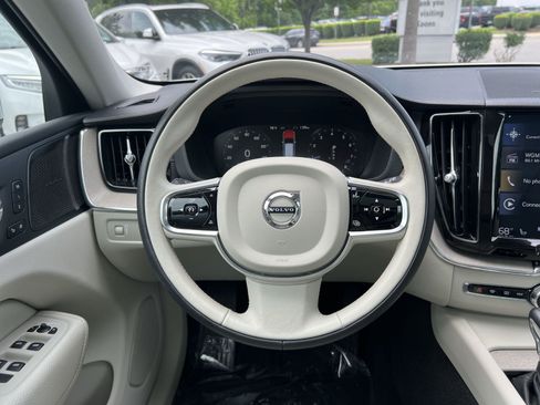 Used 2019 Volvo XC60 T5 Inscription AWD/4WD image 16
