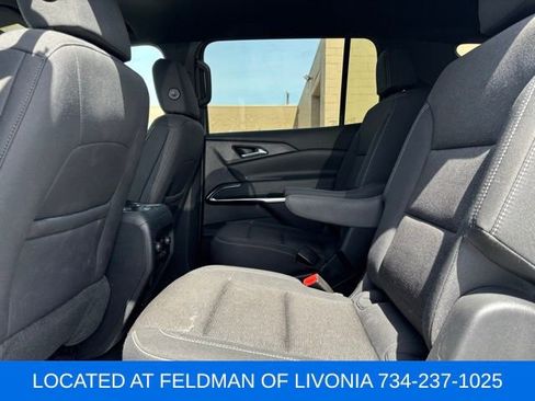 Used 2024 Chevrolet Traverse LT w/ Midnight/Sport Edition FWD image 9