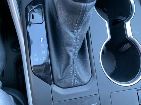 Certified 2025 Toyota Highlander XLE image 24