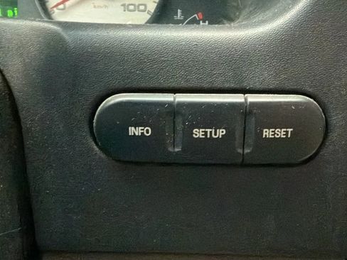 Used 2005 Ford F350 Lariat image 25