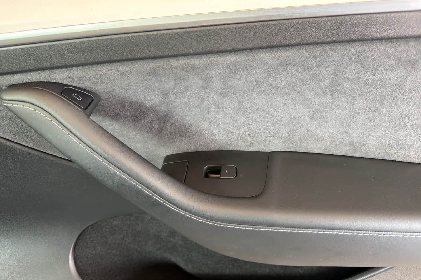 Used 2022 Tesla Model Y Long Range AWD/4WD image 19