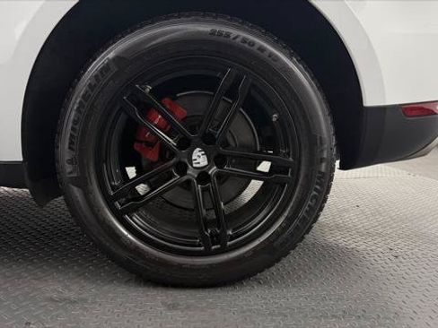Used 2019 Porsche Macan AWD/4WD image 33