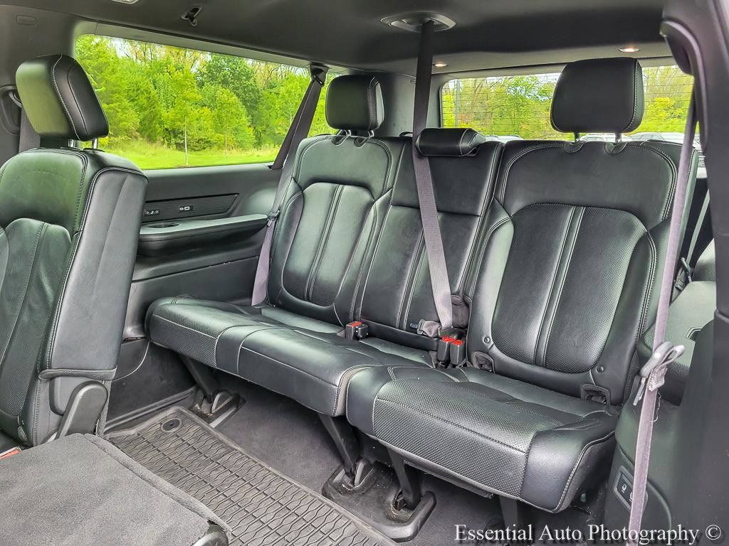 Used 2024 Jeep Wagoneer L Series II w/ Flexible Seating Group RWD image 11
