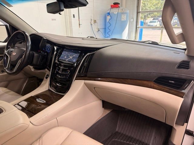 Used 2018 Cadillac Escalade Luxury w/ LPO, Radiant Package AWD/4WD image 30