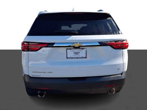 Used 2023 Chevrolet Traverse LT w/ LT Premium Package AWD/4WD image 5