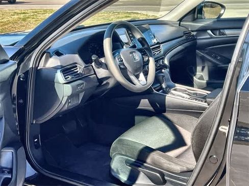 Used 2019 Honda Accord LX image 3
