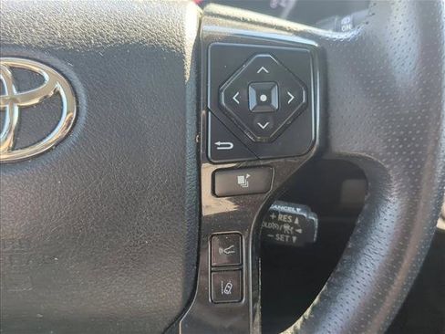 Certified 2022 Toyota 4Runner TRD Off-Road image 15