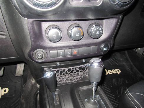 Used 2014 Jeep Wrangler Sport w/ Quick Order Package 24S AWD/4WD image 33