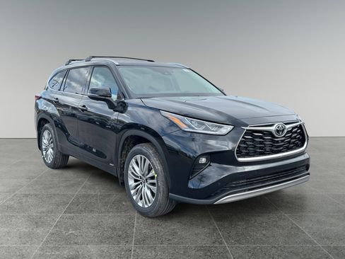 New 2026 Toyota Highlander Platinum AWD/4WD image 7
