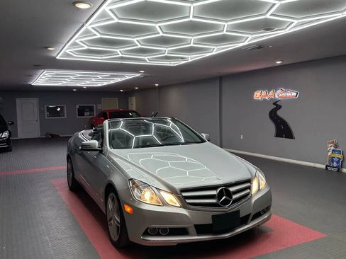 Used 2011 Mercedes-Benz E 350 Cabriolet image 1