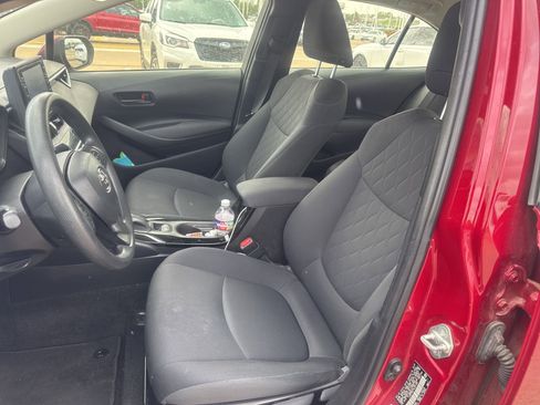 Used 2022 Toyota Corolla LE FWD image 9