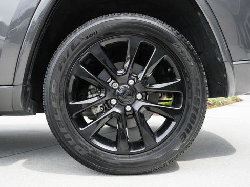 Used 2019 Jeep Grand Cherokee Altitude RWD image 29