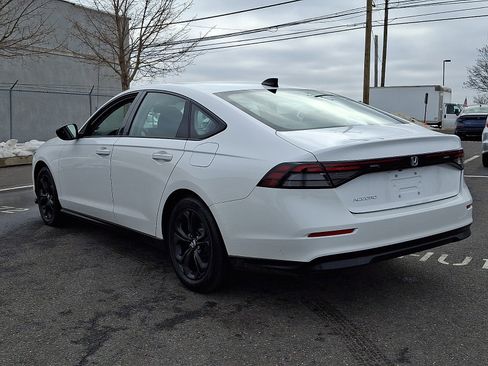 Certified 2025 Honda Accord SE image 4