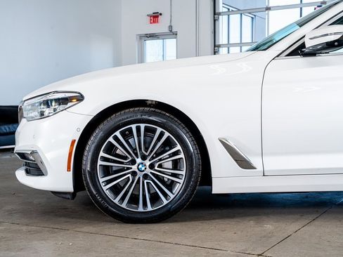 Used 2018 BMW 540i xDrive image 9