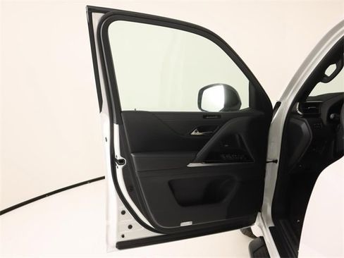 New 2026 Lexus LX 700h Luxury image 10