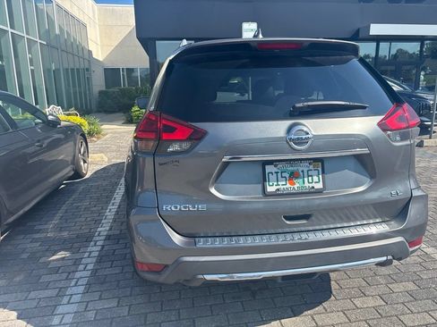 Used 2017 Nissan Rogue SL w/ SL Premium Package FWD image 7