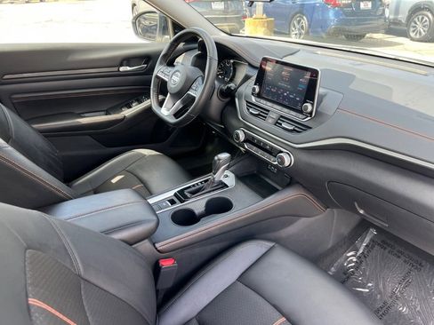 Used 2022 Nissan Altima 2.5 SR image 11