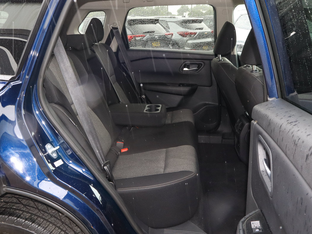 Used 2025 Nissan Rogue SV AWD/4WD image 20